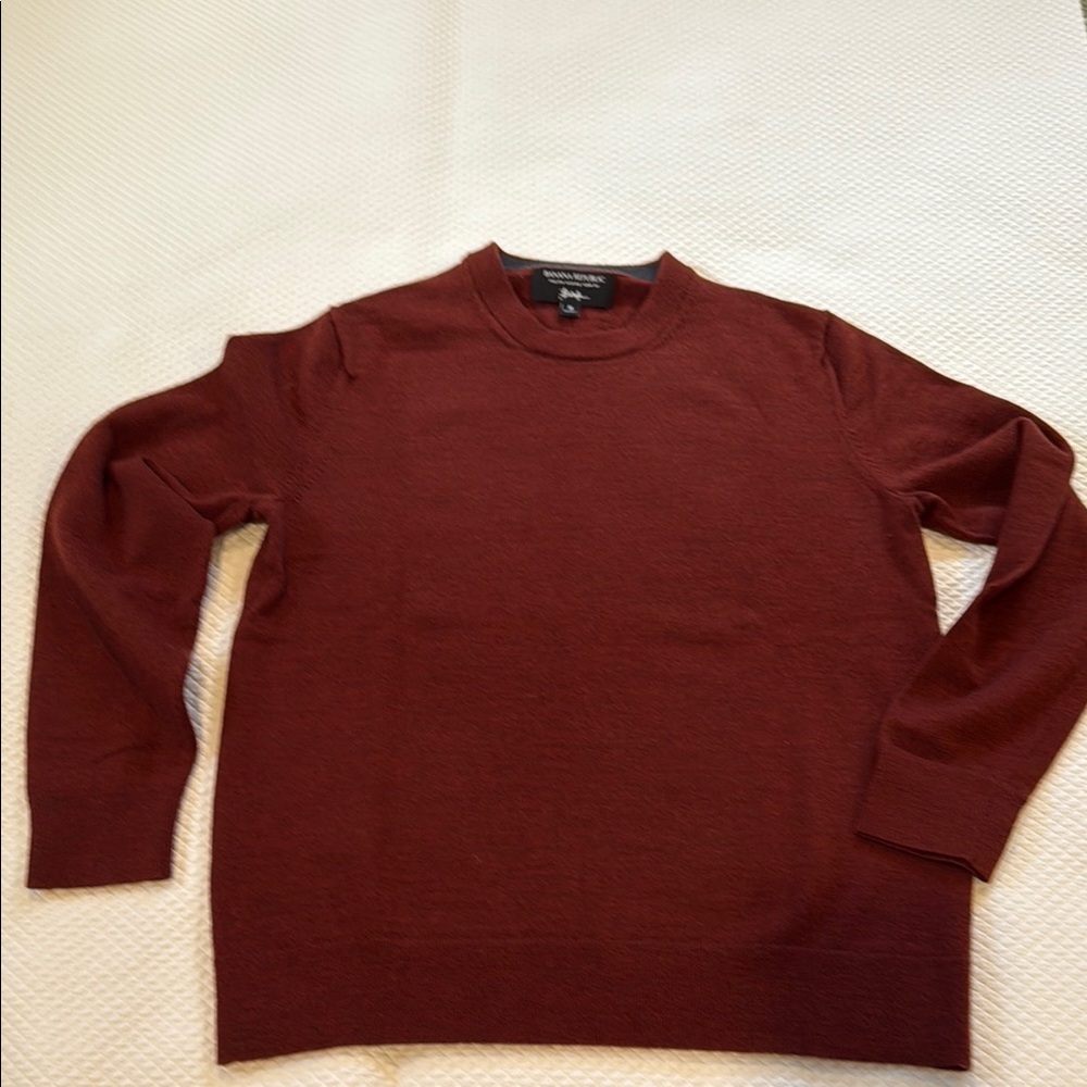 Banana Republic, size M Men's Burgundy Sweater. Marino yarn. Fine weave.